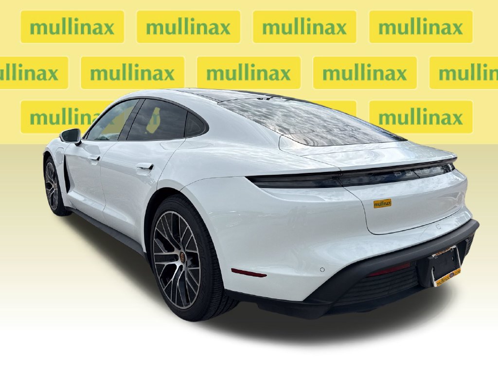 Used 2021 Porsche Taycan RWD image 8