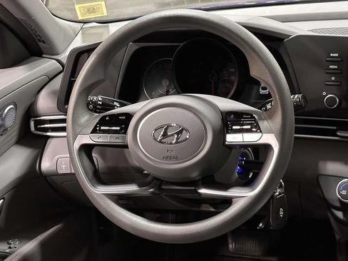 Used 2023 Hyundai Elantra SE FWD image 21