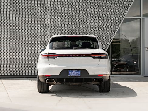 Used 2019 Porsche Macan AWD/4WD image 28