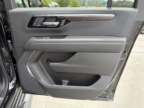 New 2026 Chevrolet Suburban LS RWD image 16