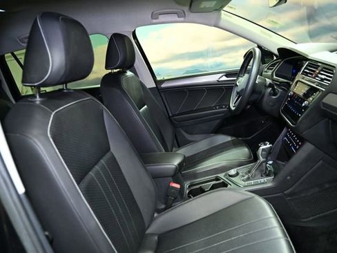 Used 2024 Volkswagen Tiguan SE image 66