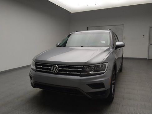 Used 2020 Volkswagen Tiguan SE w/ Panoramic Sunroof Package image 15