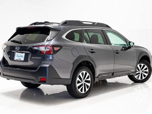 Used 2025 Subaru Outback Premium AWD/4WD image 32