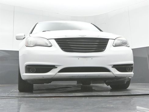 Used 2012 Chrysler 200 S image 29