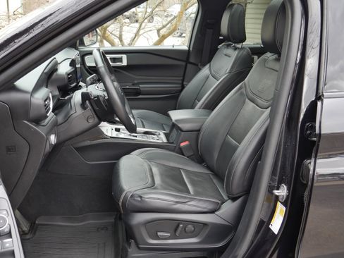 Certified 2021 Ford Explorer ST image 3