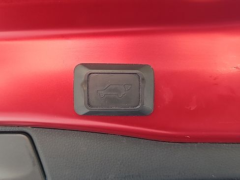 Used 2021 Toyota RAV4 XLE Premium AWD/4WD image 16