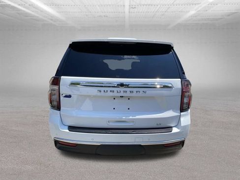 Used 2021 Chevrolet Suburban LT w/ Luxury Package AWD/4WD image 6