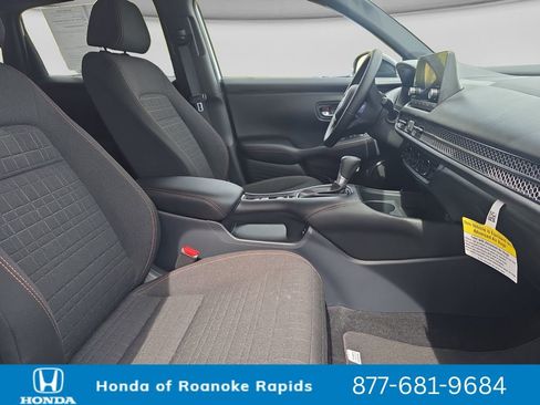 Used 2025 Honda HR-V Sport image 17