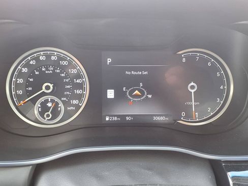 Used 2025 Genesis G70 2.5T AWD/4WD image 15