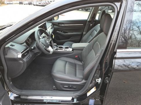 New 2025 Nissan Altima 2.5 SR image 16