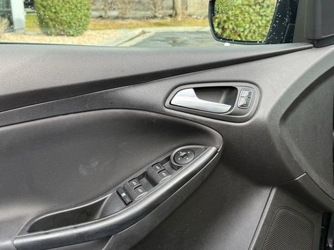 Used 2018 Ford Focus SE image 9