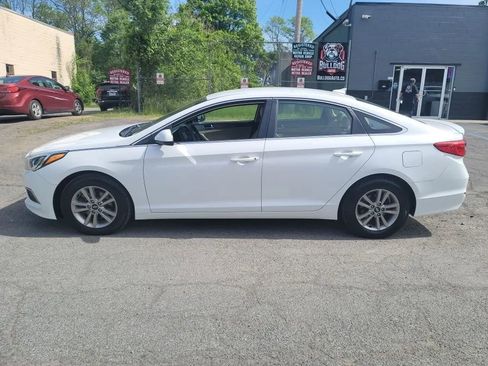 Used 2016 Hyundai Sonata SE FWD image 8
