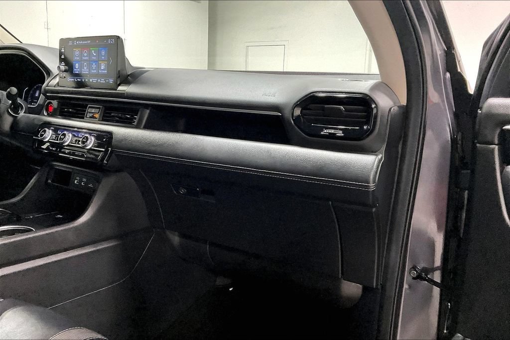 Used 2025 Honda Pilot Touring image 19