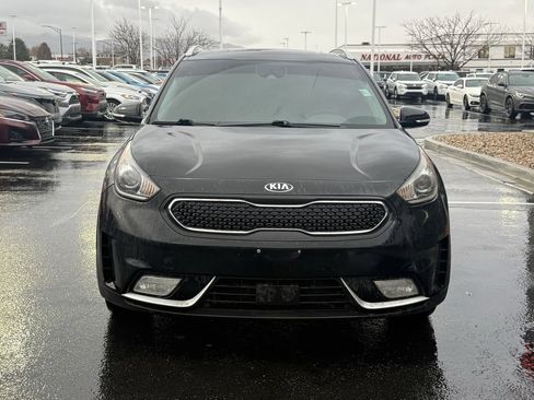 Used 2017 Kia Niro EX image 2