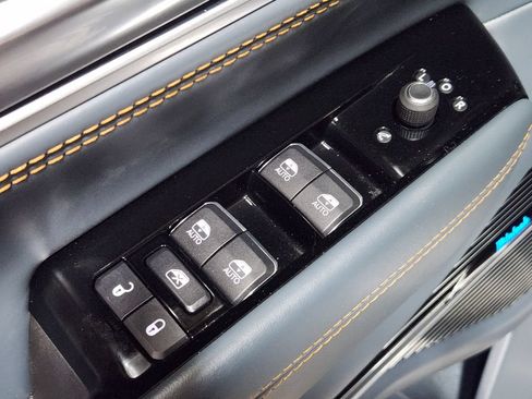 Used 2022 Jeep Grand Wagoneer Series III AWD/4WD image 44