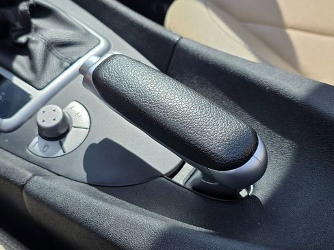 Used 2005 Mercedes-Benz SLK 350 image 34
