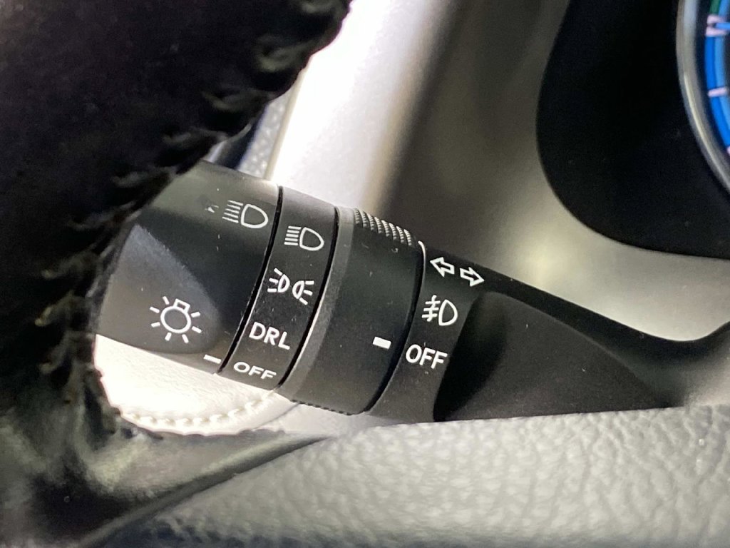 Used 2016 Toyota RAV4 XLE AWD/4WD image 18