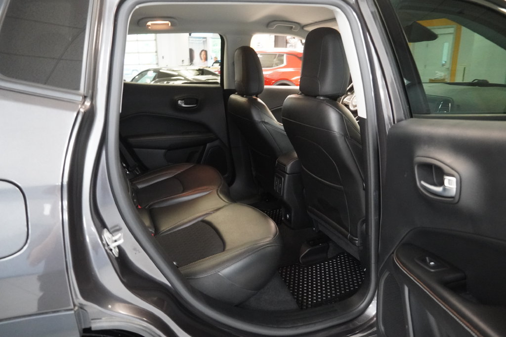 Used 2020 Jeep Compass Latitude w/ Cold Weather Group AWD/4WD image 21