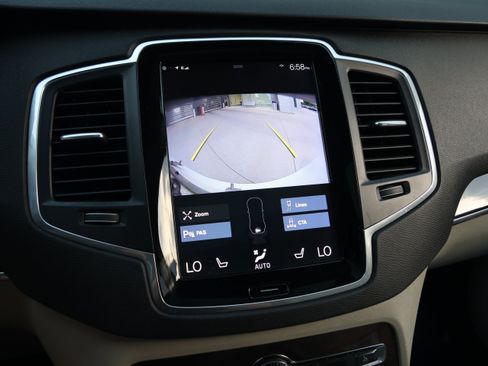 Used 2019 Volvo XC90 T6 Momentum w/ Protection Package Premier AWD/4WD image 24