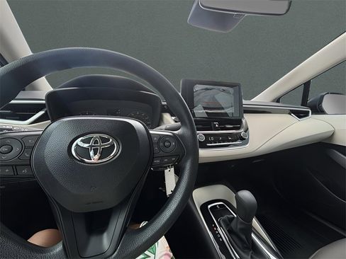 Certified 2025 Toyota Corolla LE image 21