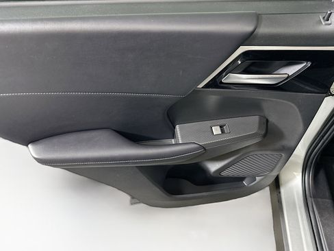 Used 2024 Mitsubishi Outlander SE image 25