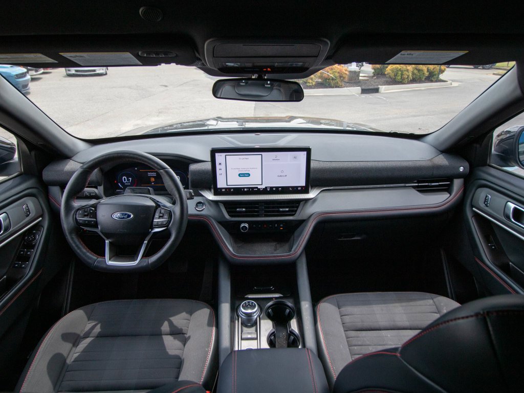 Used 2025 Ford Explorer ST-Line w/ ST-Line Street Pack AWD/4WD image 22