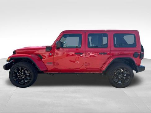 Used 2025 Jeep Wrangler Unlimited Sahara w/ Safety Group AWD/4WD image 20