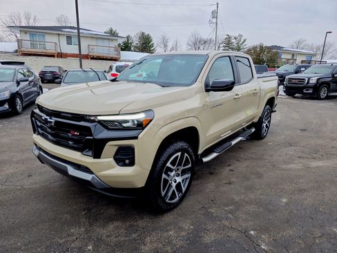 Used 2024 Chevrolet Colorado Z71 w/ Z71 Convenience Package 2 image 9