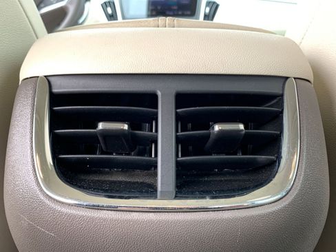 Used 2024 Chevrolet Malibu LT image 24