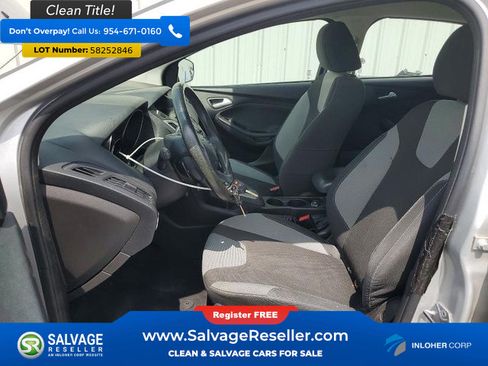 Used 2014 Ford Focus SE w/ SE Sport Package FWD image 9