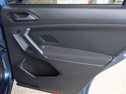 Used 2018 Volkswagen Tiguan S image 30