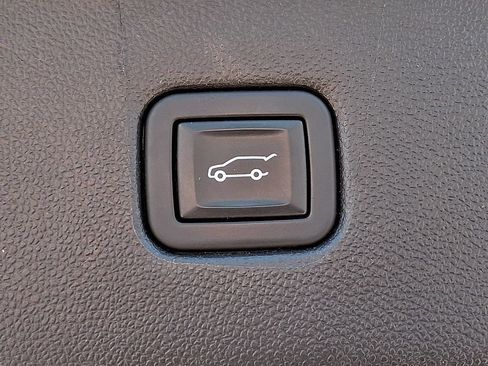 Certified 2023 Chevrolet Blazer RS w/ Enhanced Convenience Package AWD/4WD image 35