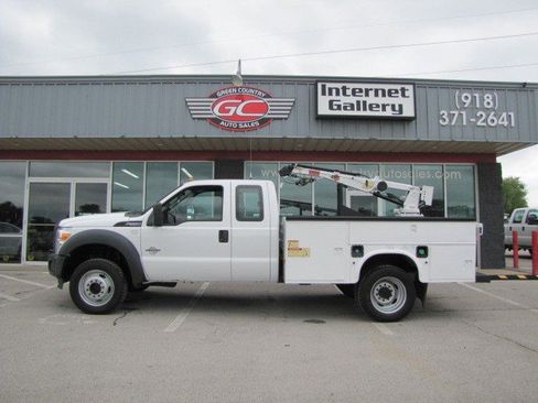 Used 2013 Ford F550 4x4 SuperCab Super Duty w/ Payload Upgrade Pkg image 10
