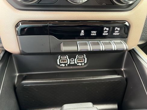 Used 2021 RAM 1500 Laramie AWD/4WD image 29