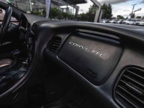 Used 1998 Chevrolet Corvette Coupe w/ Memory Pkg RWD image 26