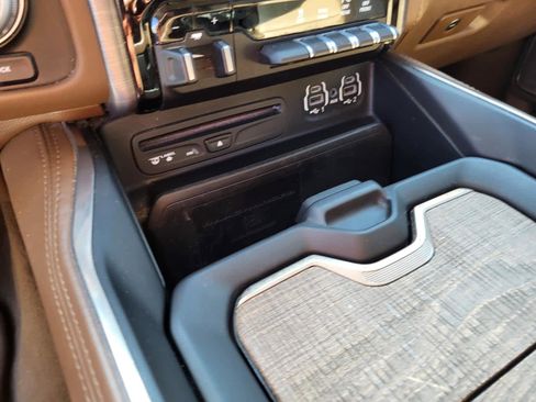 Used 2019 RAM 1500 Laramie Longhorn image 25