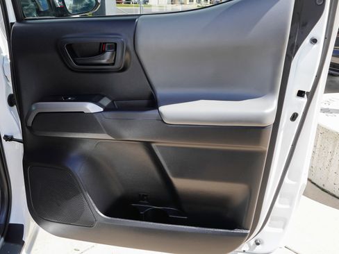 Used 2023 Toyota Tacoma SR5 w/ Technology Package AWD/4WD image 28