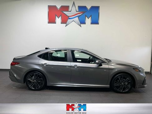 Used 2025 Toyota Camry XSE image 1