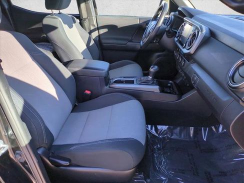 Used 2021 Toyota Tacoma TRD Off-Road image 19