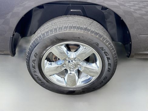 Used 2017 RAM 1500 Big Horn image 32