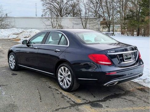 Used 2018 Mercedes-Benz E 300 E300 4MATIC w/ Premium 2 Package image 8