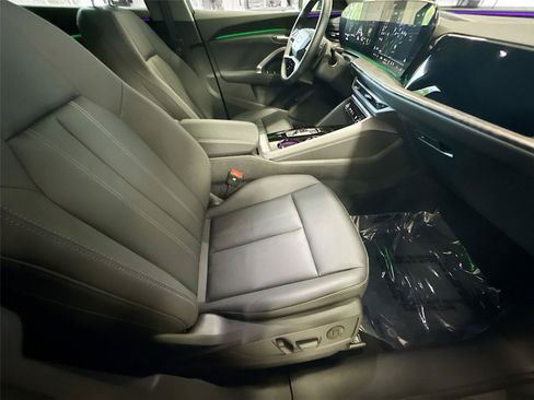 Certified 2025 Audi Q5 Premium w/ Convenience Package AWD/4WD image 29
