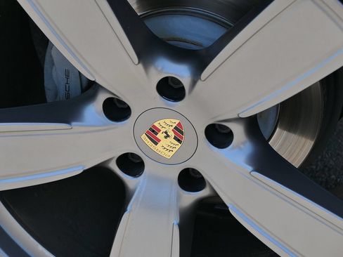 Used 2023 Porsche Cayenne S AWD/4WD image 9
