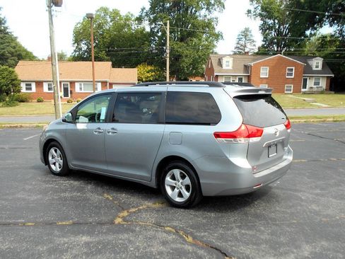 Used 2011 Toyota Sienna LE w/ Towing Pkg FWD image 8