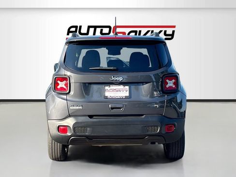 Used 2023 Jeep Renegade Latitude w/ Premium Group AWD/4WD image 6
