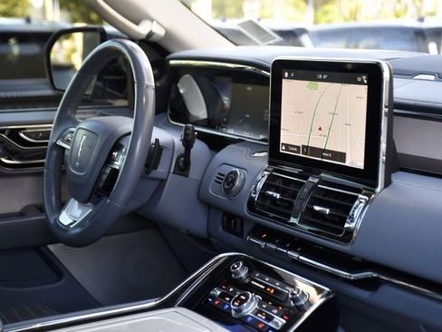 Used 2018 Lincoln Navigator L Black Label image 34