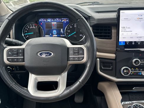 Used 2023 Ford Expedition Limited image 16