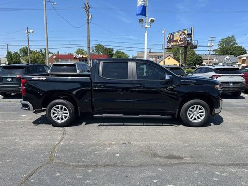 Used 2021 Chevrolet Silverado 1500 LT AWD/4WD image 11