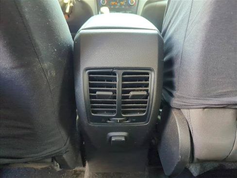 Used 2018 Ford Escape SE FWD image 24