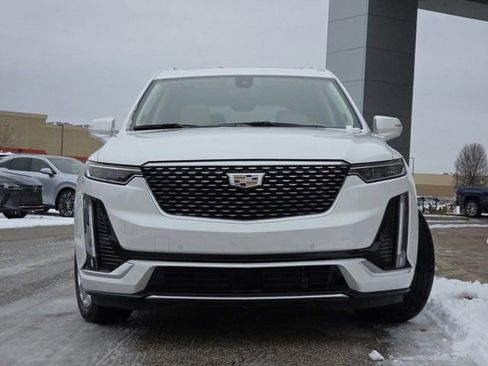 Used 2021 Cadillac XT6 Premium Luxury image 3